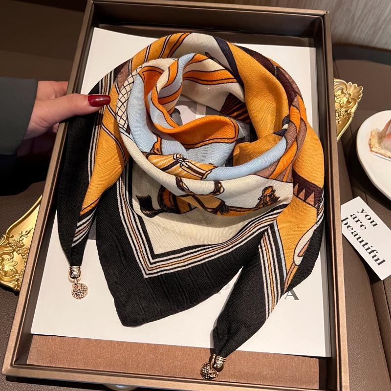 The Magnetic Clasp Square Scarf | Premium Fiber Blend